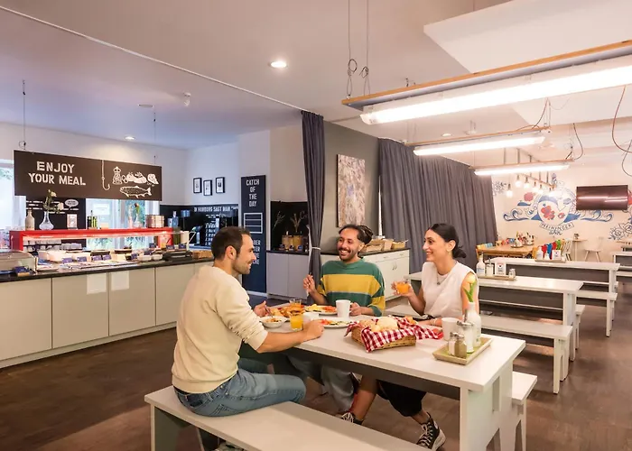 Meininger Center Hotel 3*